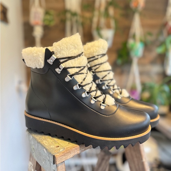 Bernardo Shoes - ✨Bernardo Shearling Hiker Boots Women’s 11 — Anthropologie Nordy’s Winter Boots✨